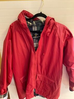 Harbor Masters Women’s Raincoat with Hood.  Size: L. Pre Owned